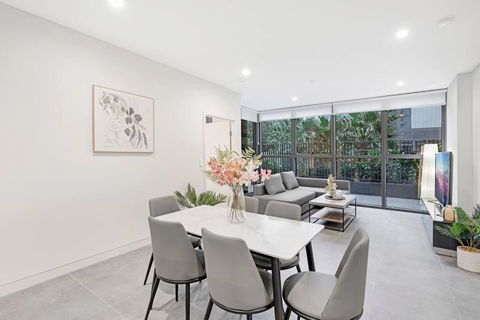 Modern 2B2B APT At Homebush - Accommodation Sydney 0
