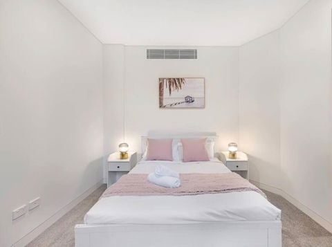 Modern 2B2B APT At Homebush - Accommodation Sydney 1