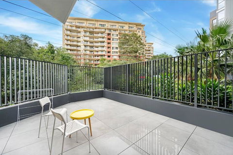 Modern 2B2B APT At Homebush - Accommodation Sydney 3