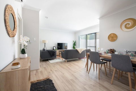Modern Cozy - Accommodation Sydney 3