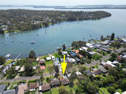 NEW PropertyBreezy Bayside Haven At Brightwaters - Sydney 4u 0