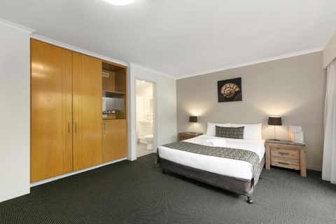 Mt Ommaney Hotel Apartments - Sydney 4u 0