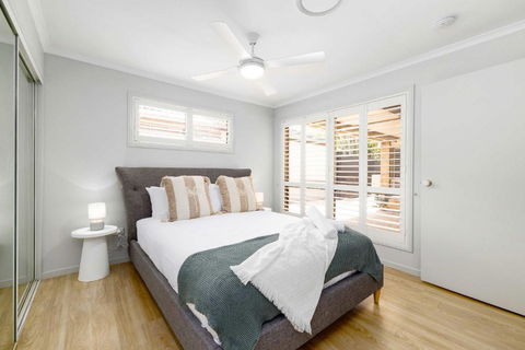 NEW 3BR Serene Creekside Retreat In Helensvale - Sydney 4u 1