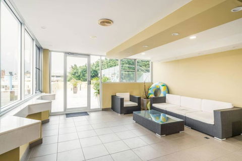 NEW! Ideal 1BR Beachside Studio With Pool - Accommodation Sydney 2