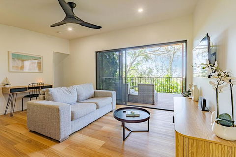 New - Our Treehouse Near Alex Beach - Accommodation Sydney 0
