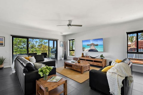 NEW - Sunrise Waters Holiday House - Sydney 4u 2