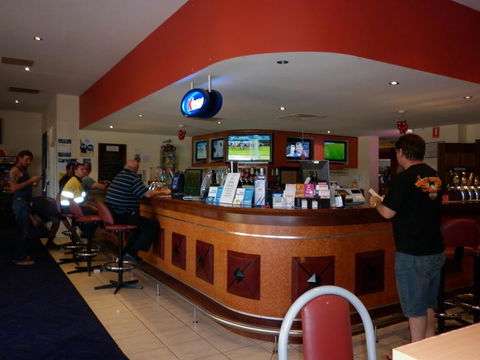 New Whyalla Hotel - Sydney 4u 3