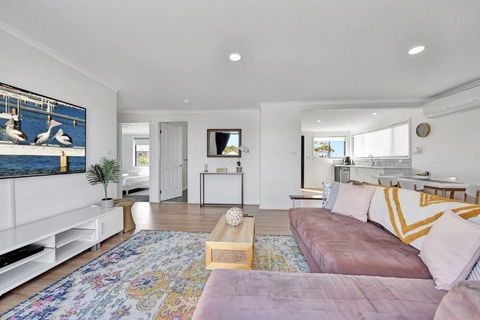 New Property Seabreeze Bungalow - Lakeview Sunset Delight At Sunshine On Lake Macquarie - Sydney 4u 3
