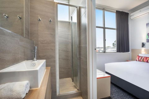 Nightcap At Ashley Hotel - Sydney 4u 2