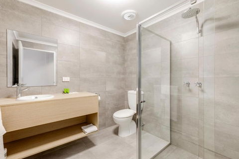 Nightcap At Findon Hotel - Sydney 4u 3