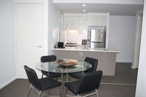 North Sydney Wyndel Apartments-MIL1005 - Sydney 4u 2