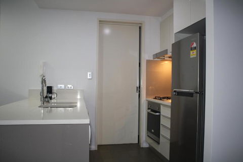 North Sydney Wyndel Apartments-MIL1005 - Sydney 4u 3