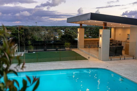 OASIS ON SUNSET - Tranquility Close To The Ocean - Accommodation Sydney 1