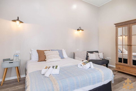 Oasis Two On Farnborough - Accommodation Sydney 2