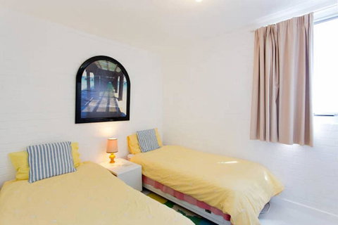 Ocean Harbour Views - Accommodation Sydney 3