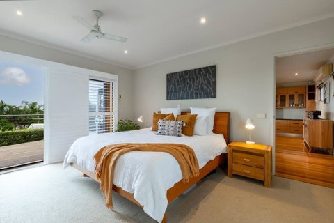 Ocean Views , Spacious House , Pet Friendly - Accommodation Sydney 0
