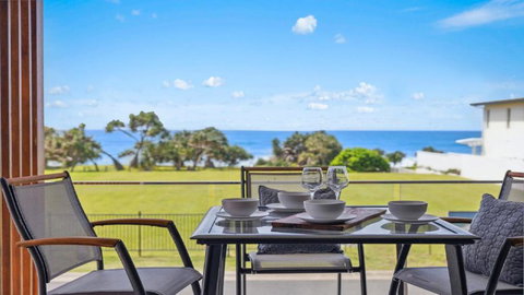 Oceanfront View - Accommodation Sydney 0