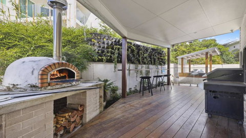 Oceanfront View - Accommodation Sydney 2