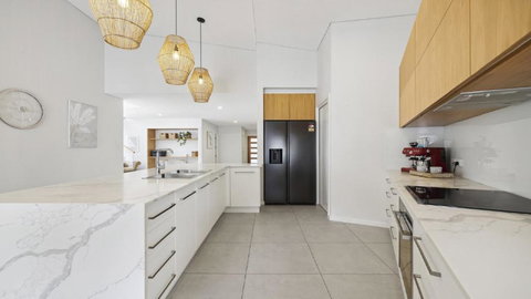 Oceanfront View - Accommodation Sydney 3