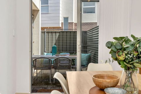 Oceanside At Christies Beach - Contemporary Comfort - Sydney 4u 3