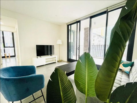 Olympic Park Oasis - New 3b2b Condo - Pool, Parking - Sydney 4u 1