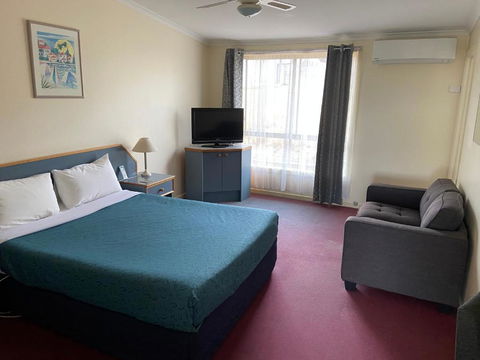 Orbost Country Man Motor Inn - Sydney 4u 2