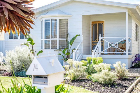 Our Little White House -74 Padman Crescent, Middleton - Accommodation Sydney 1