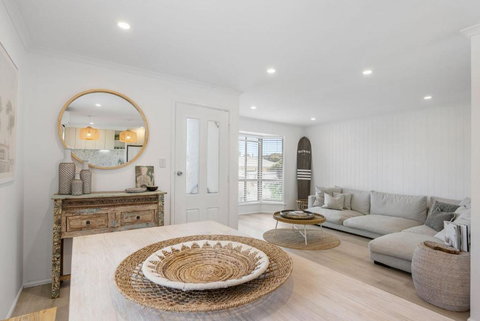 Our Little White House -74 Padman Crescent, Middleton - Accommodation Sydney 2