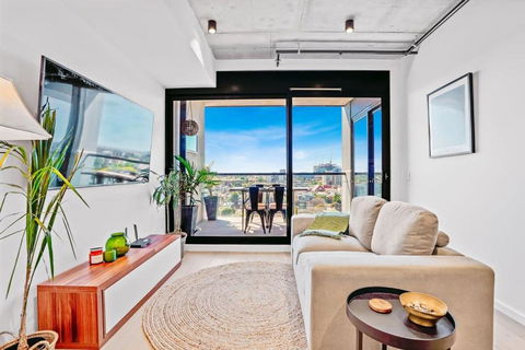Ovation - New Footscray Apt W Parking & Pool - Sydney 4u 0