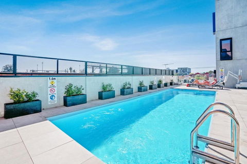 Ovation - New Footscray Apt W Parking & Pool - Sydney 4u 1