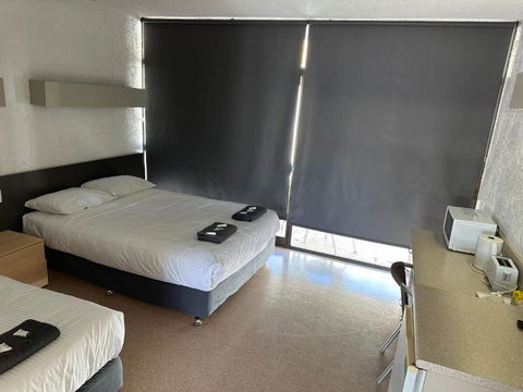Overlander Hotel - Sydney 4u 1