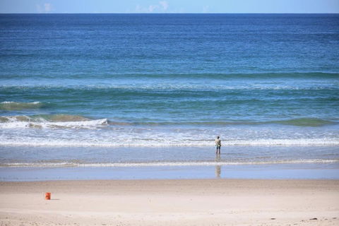 Pacific Dawn On The Beach One - Sydney 4u 2