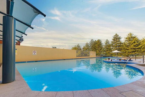 Ocean View Private Cronulla Apartment - Sydney 4u 2