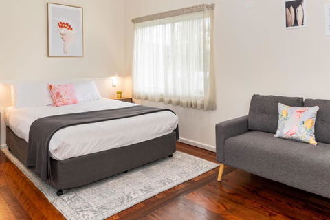 Pacific Motel 08 - Sydney 4u 1