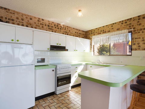 Pacific Pines Unit 4 - Sydney 4u 2