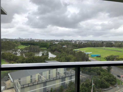 Parkview Modern Apartment W Parking @ Olympic Park - Accommodation Sydney 3