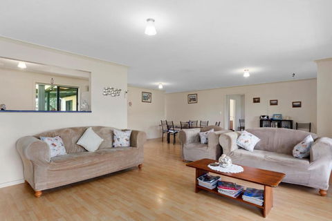 Pascalinga 38 Carrickalinga Road - Sydney 4u 2