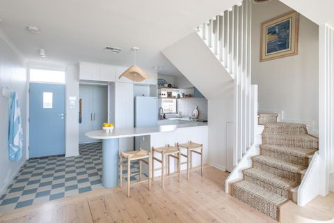 Pearl, Designer Beachfront Retreat, Semaphore Park - Sydney 4u 1