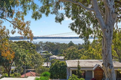 Perfect Beachhouse Lakes Surf At Your Feet - Sydney 4u 1