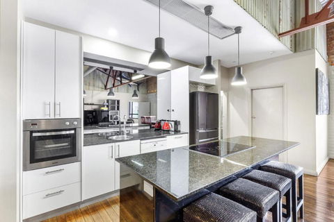 Platinum Precinct - The Apartment - Sydney 4u 2