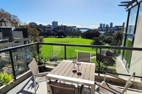 Penthouse With Private Terrace, Parking + 2 Pools - Sydney 4u 2