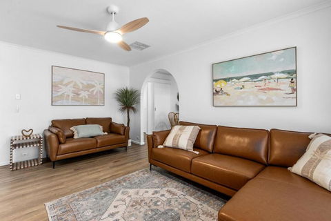 Percys Beach House Moonta Bay - Sydney 4u 1
