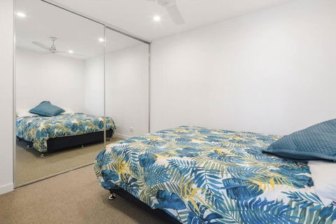 Perfect Haven In Spring Hill 2B1B And Parking - Sydney 4u 3