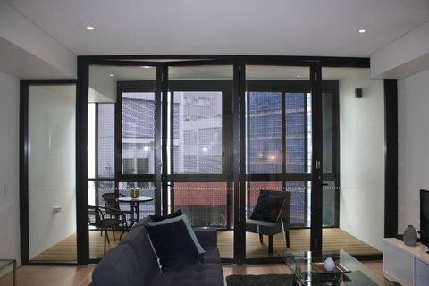 Perfect Large One Bedroom Plus Study - ALB09518 - Accommodation Sydney 1