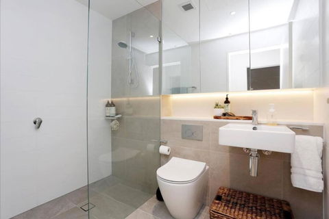 Perfect Large One Bedroom Plus Study - ALB09518 - Accommodation Sydney 2