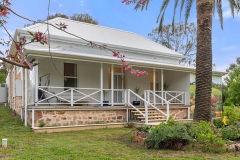 Piambong House - Sydney 4u 0