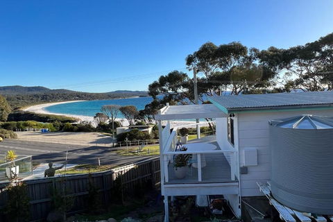 PIPI SHACK - Iconic Waterfront Shack Binalong Bay - Sydney 4u 0