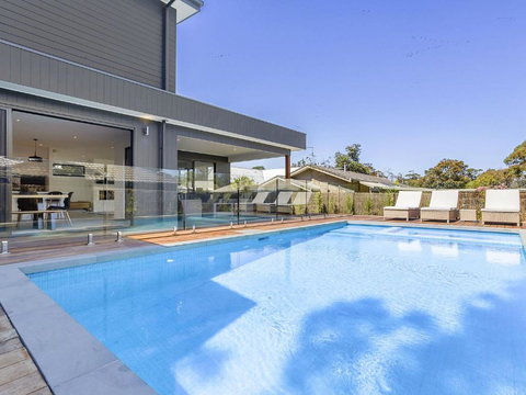 Pool And Spa - 300m Walk To Beach - Accommodation Sydney 0