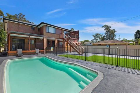 Poolside At Costa - Sydney 4u 0