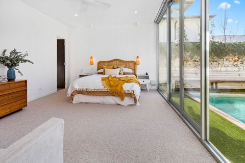Poolside Paradise Mount Eliza - Sydney 4u 3